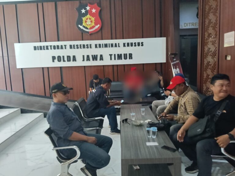 Tagih Progres Penanganan Kasus Proyek Lapen Di Sampang, Aktivis Lasbandra Datangi Polda Jatim
