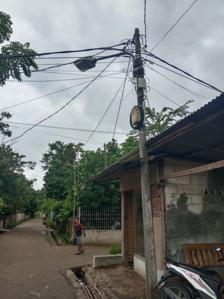 Tiga Tahun PJU Padam, Warga Tiga Dusun di Karawang Terlantar Tanpa Solusi, Warga Soroti Pembiaran DPRKP Karawang